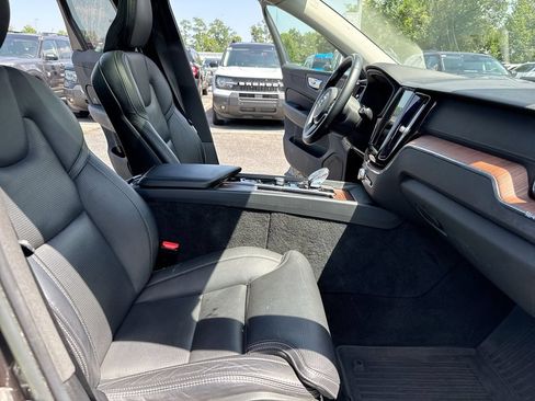 Used 2023 Volvo XC60 B5 Ultimate w/ Climate Package AWD/4WD image 23
