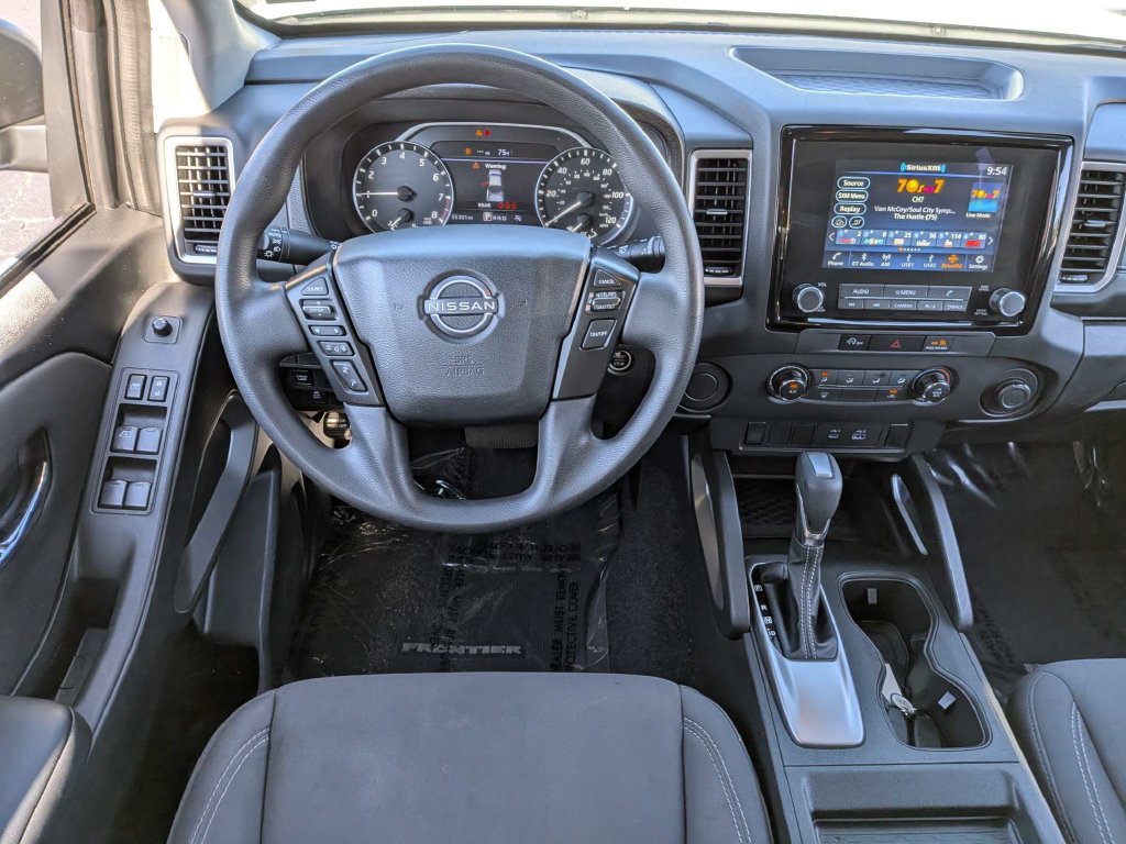 Used 2024 Nissan Frontier SV RWD image 16