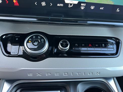 Used 2025 Ford Expedition Max Active image 23