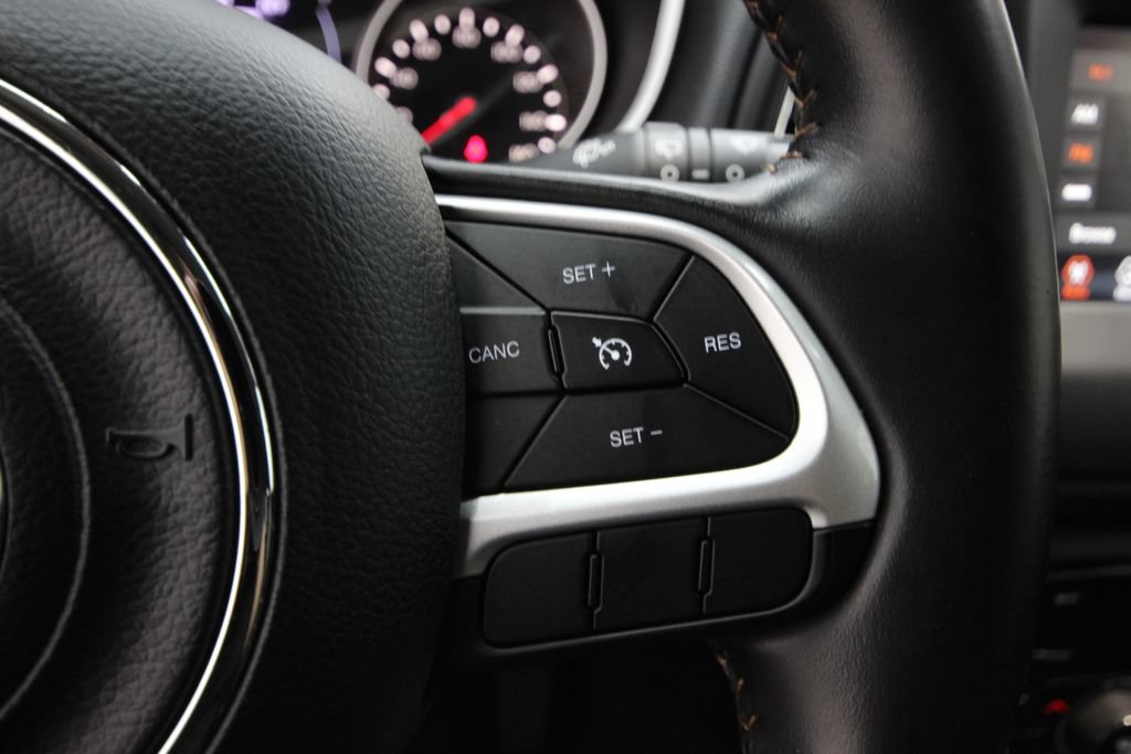 Used 2020 Jeep Compass Latitude AWD/4WD image 17