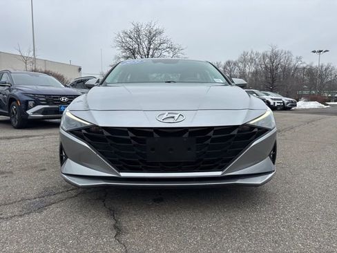 Used 2022 Hyundai Elantra SEL image 2