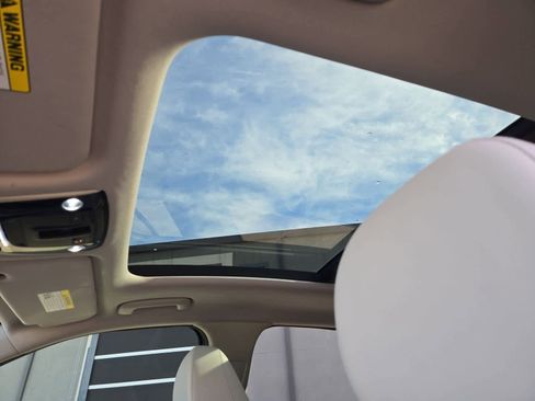 Certified 2022 Kia Sorento EX w/ Panoramic Sunroof Package image 18