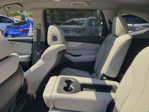 Used 2025 Acura MDX FWD w/ Technology Package image 12