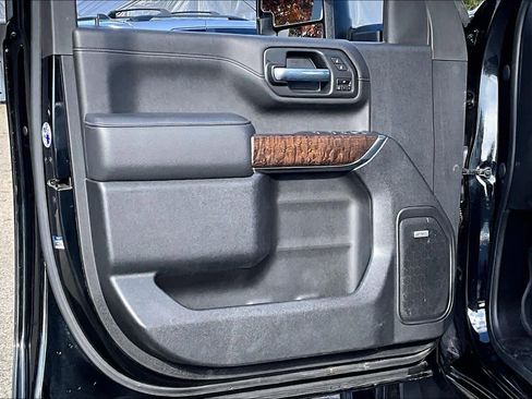 Used 2021 GMC Sierra 2500 Denali w/ Denali Ultimate Package image 21