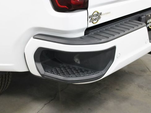 Used 2023 GMC Sierra 3500 Denali w/ Denali Ultimate Package image 22