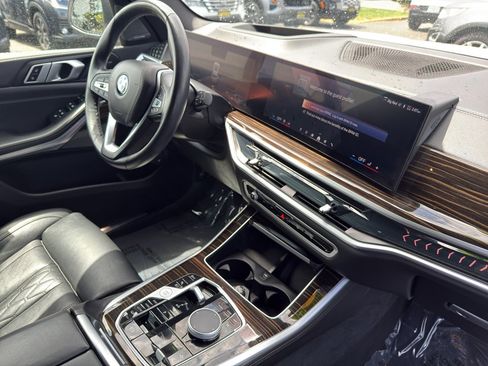 Used 2025 BMW X5 xDrive50e AWD/4WD image 19