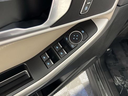 Used 2022 Ford Explorer XLT w/ Equipment Group 202A image 15