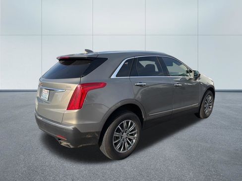 Used 2017 Cadillac XT5 Luxury w/ Driver Awareness Package AWD/4WD image 4