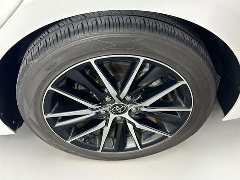 Used 2021 Toyota Camry SE FWD image 11