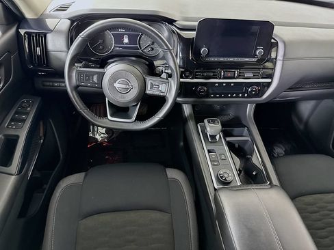 Certified 2025 Nissan Pathfinder SV AWD/4WD image 4
