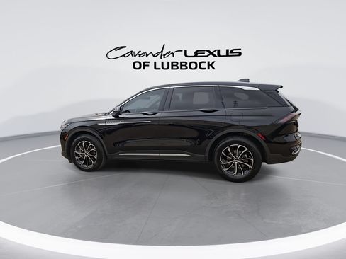 Used 2025 Lincoln Nautilus Premier AWD/4WD image 6