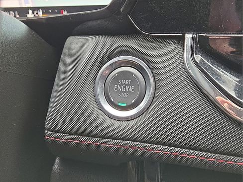 Used 2025 Chevrolet Colorado Z71 w/ Technology Package image 29