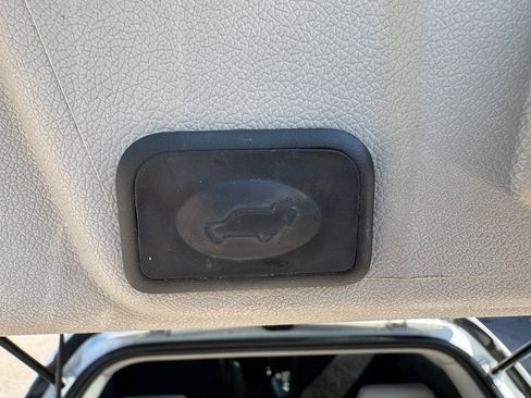 Used 2017 Buick Enclave Leather AWD/4WD image 12