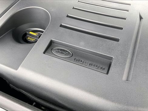 New 2026 Land Rover Range Rover SE image 17