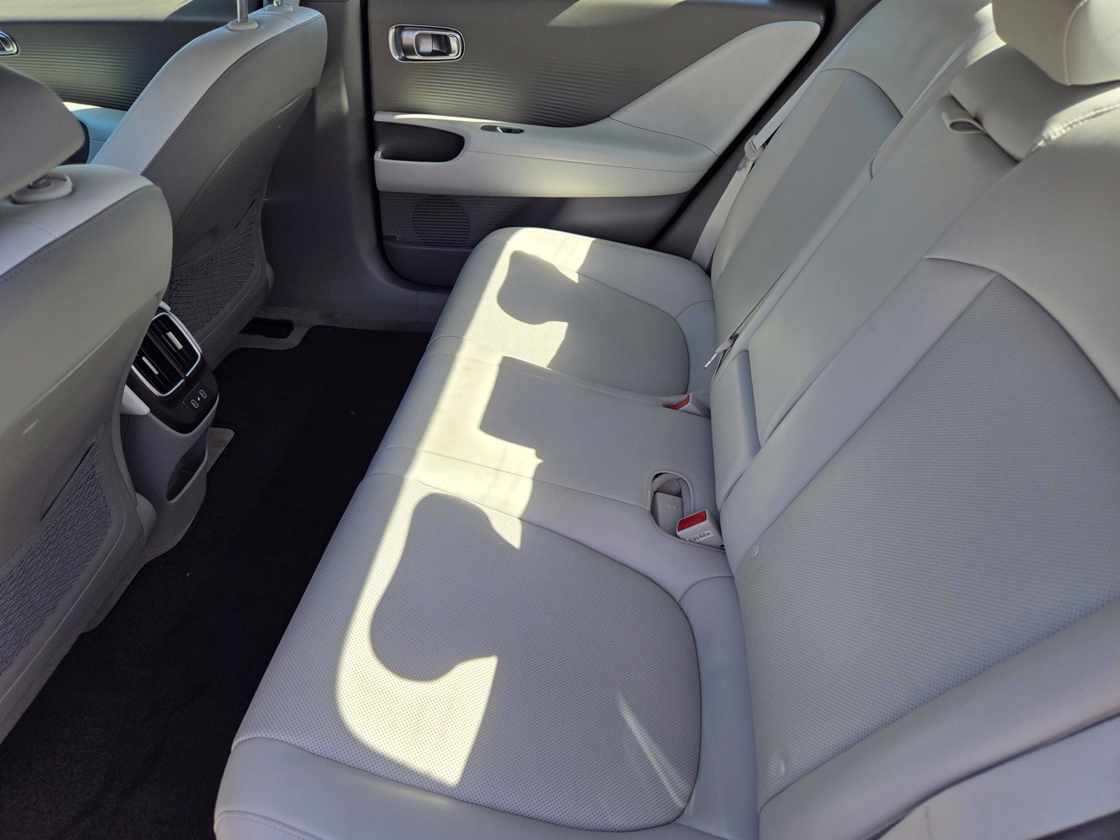 Used 2023 Hyundai Ioniq 6 Limited AWD/4WD image 12