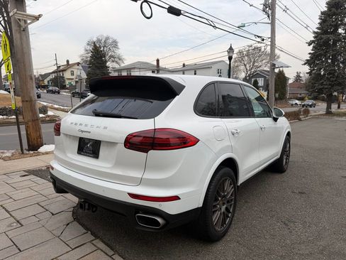 Used 2017 Porsche Cayenne Platinum Edition AWD/4WD image 7