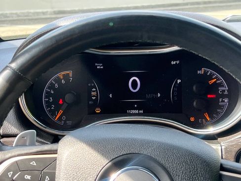 Used 2014 Jeep Grand Cherokee Limited w/ Luxury Group II image 13