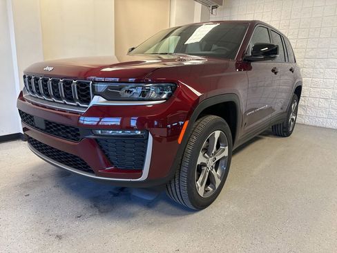 New 2026 Jeep Grand Cherokee Limited AWD/4WD image 12