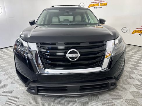 New 2025 Nissan Pathfinder SV w/ Cargo Package image 9
