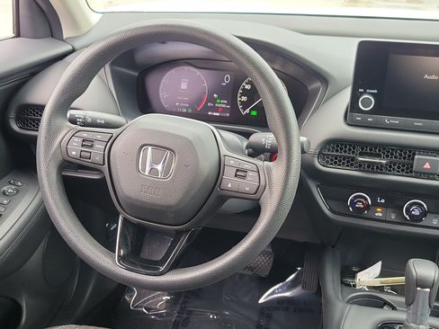 Certified 2025 Honda HR-V LX image 17