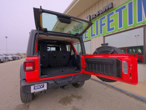 Used 2022 Jeep Wrangler Unlimited Sport image 22