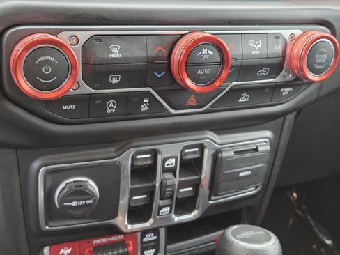 Used 2021 Jeep Gladiator Rubicon image 22