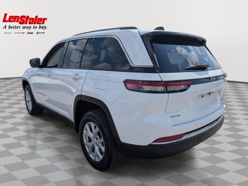 Used 2023 Jeep Grand Cherokee Limited AWD/4WD image 3