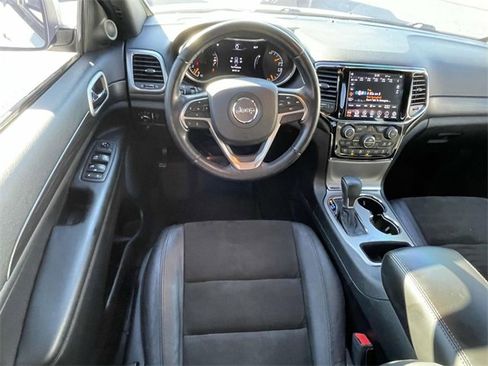 Used 2020 Jeep Grand Cherokee Altitude image 13