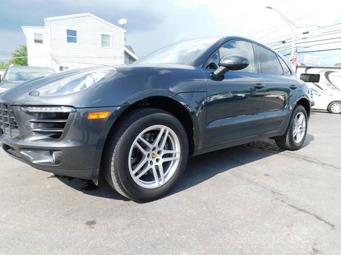 Used 2018 Porsche Macan AWD/4WD image 6