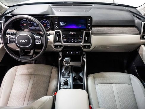 Used 2022 Kia Sorento EX FWD image 13