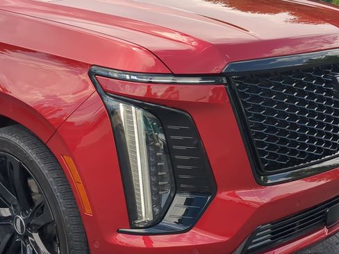 Certified 2025 Cadillac Escalade Sport Platinum AWD/4WD image 11