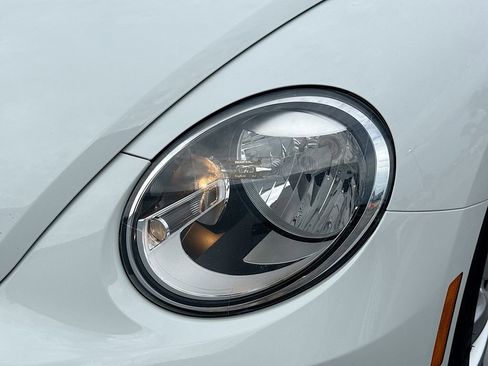 Used 2019 Volkswagen Beetle 2.0T S FWD image 9