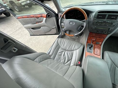 Used 2003 Lexus LS 430 RWD image 52