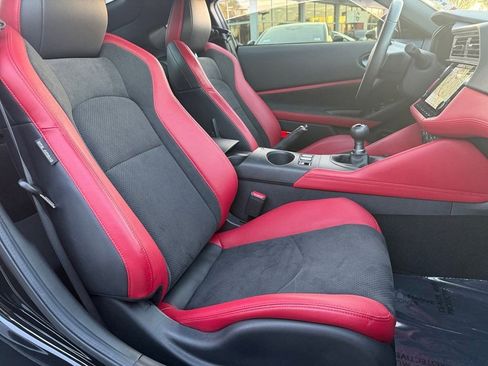 Used 2024 Nissan Z Performance w/ Floor Mat Package image 28