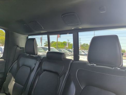Used 2025 RAM 1500 Laramie AWD/4WD image 28
