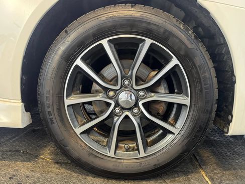 Used 2017 Mitsubishi Lancer ES FWD image 28