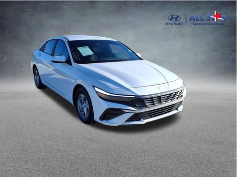 Used 2024 Hyundai Elantra SE FWD image 1