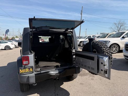 Used 2015 Jeep Wrangler Unlimited Sport AWD/4WD image 19