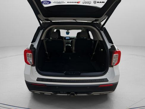 Used 2020 Ford Explorer XLT w/ Equipment Group 202A image 25