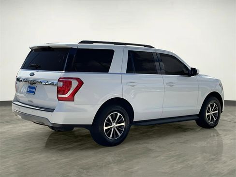 Used 2020 Ford Expedition XLT image 8