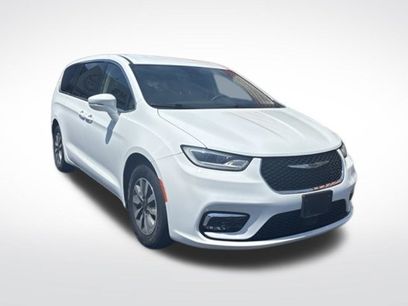 Used 2022 Chrysler Pacifica Touring-L