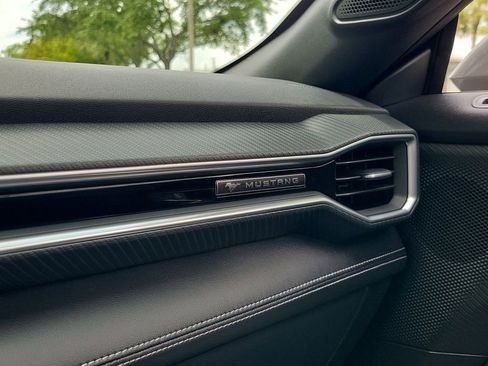 Used 2025 Ford Mustang Premium image 37