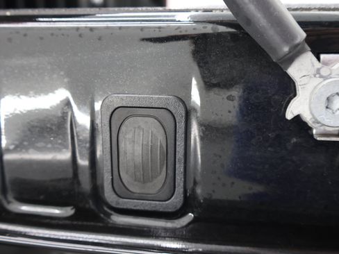 Used 2025 RAM 1500 Limited AWD/4WD image 34