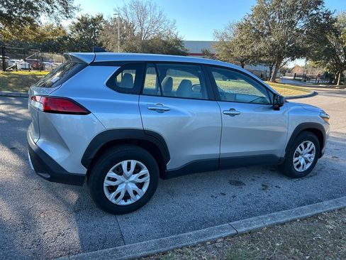 Used 2024 Toyota Corolla Cross L image 5