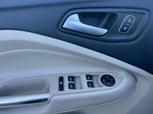 Used 2018 Ford Escape SE w/ SE Sync 3 Package image 12