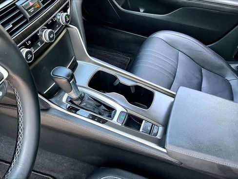 Used 2019 Honda Accord EX-L image 17