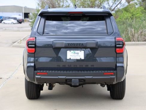 New 2026 Toyota 4Runner SR5 RWD image 7