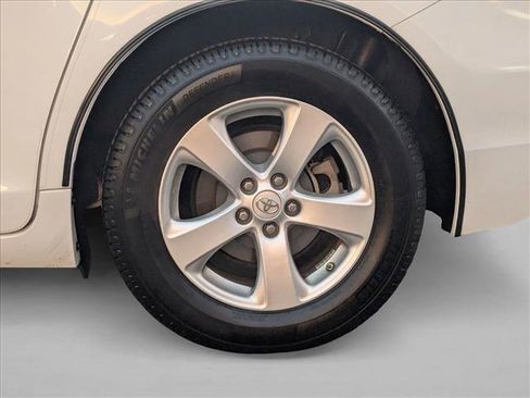 Used 2011 Toyota Sienna LE image 23