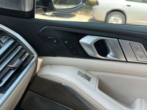 Used 2021 BMW X7 M50i AWD/4WD image 47