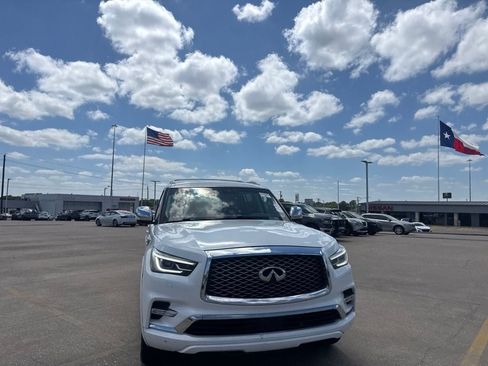 Used 2018 INFINITI QX80 2WD w/ Deluxe Technology Package image 4